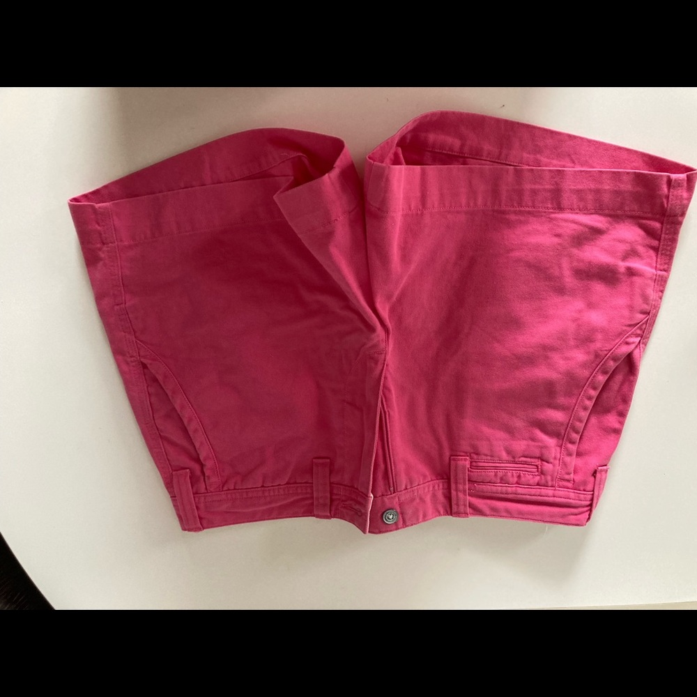 SHORTS - Picture 9 of 11